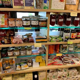 PAIRU Organics & Naturals shops