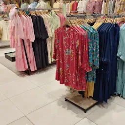 Pantaloons (Mantri Square Mall, Bengaluru)