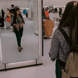 Pantaloons (South City Mall, Kolkata)