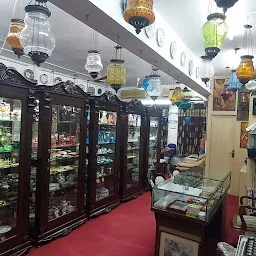 Paras Antiques