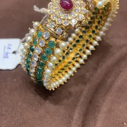 Paras Jewellers