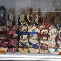 Pari Footwear