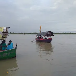 Parmat mandir (ganga river)
