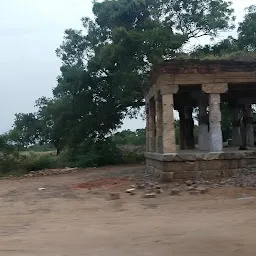 Pathinaru Kal Mandabam Vinayagar shrine