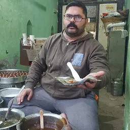 Patta Chat Bhandar ( Bhushan Tikki Wale, Nakli Tikki Wale )