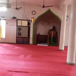 Pazhayattin Kuzhi\u200e Masjid