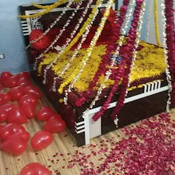 PETALS FLOWERS (JAI MAAL, ROOM DECORATE,CAR DECORATE ,CAKES & GIFTS) SAME DAY.