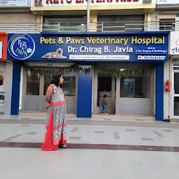 Pets & Paws Veterinary Hospital - Veterinary Doctor / Pet Shop / Veterinary Hospital in Ahmedabad
