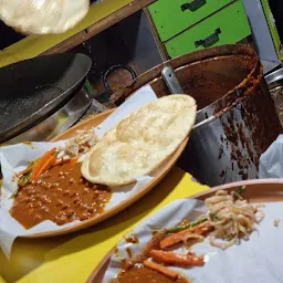 Pindike special chole bhatore