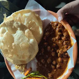 Pindike special chole bhatore