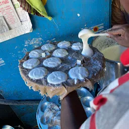 பந்தல்குமார், இட்லி கடை.