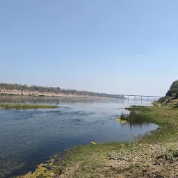 Poicha mahisagar river bank