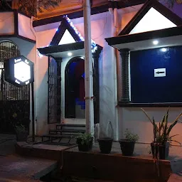Poudou Poudou Restaurant + Bar Lounge
