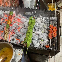 Powai Momos Center