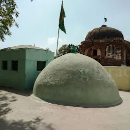 Prayer Room of Ganj Baksh