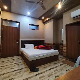 Priya Hotel