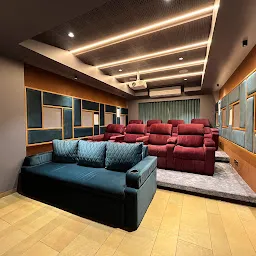 Projector dealer home Theatre Room