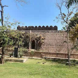 Pt Bhawani Prasad Mishra Garden Hushangshah Fort