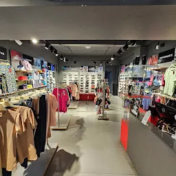 PUMA store