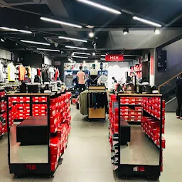 PUMA Store