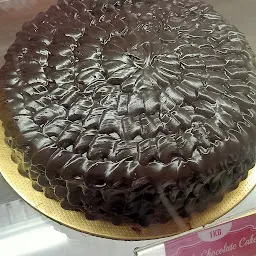 Puppy's Bakery | Order Cake Online | Themed Cakes | Wedding Cakes | Customized Cakes | Madurai
