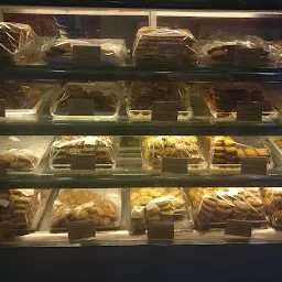 Pyaris Bakery