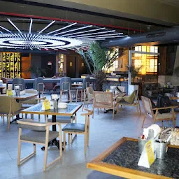 Pyramid Cafe and lounge in Dehradun-|Best night club in dehradun|Best cafe in Rajpur road Dehradun|Clubs in dehradun|