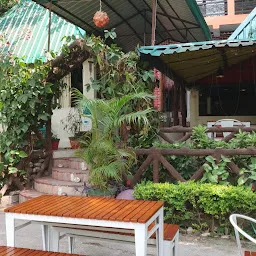 Pyramid Cafe & Guest House