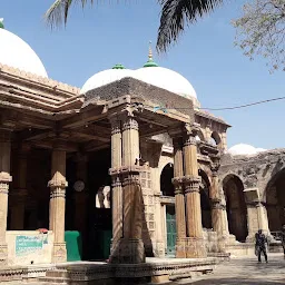 Qutub-e-Alam's Tomb