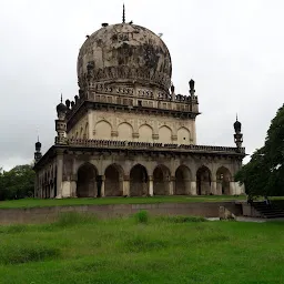 Qutub Shahi Grave Yard