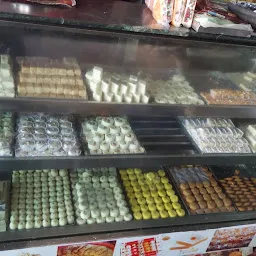 R.K Sweets, Gupta Hotel