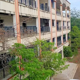R. S. Mundle Dharampeth Arts & Commerce College