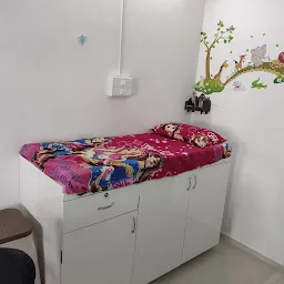 RAAHI CHILDREN CLINIC AND VACCINATION CENTRE (Best Pediatrician doctor in Ahmedabad)