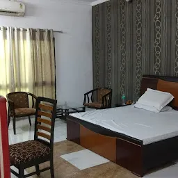 Raja Sumer Singh Qila (Rahi Tourist Bungalow - Heritage Hotel)