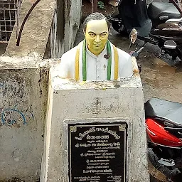 RAJIV GANDHI STATUE