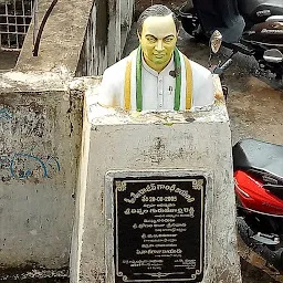 RAJIV GANDHI STATUE