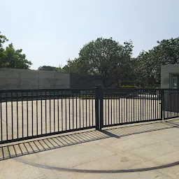 Rajiv Ratna Gandhi Statue