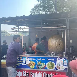 Rajubhai Punjabi Chhole Kulche