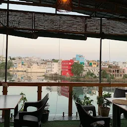 Rangsagar Cafe & Restaurant | LakeView | Old City | Lakeside | Rooftop Restaurant in Udaipur