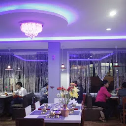 Raseelo Family Restaurant & Bar