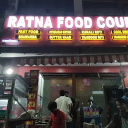 Ratna food court