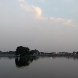 Ratu Maharaja Lake