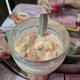 ravi ice cream& juice corner