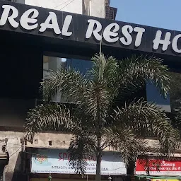 Real Rest House 24/7 AC Dormitory Andheri East