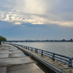 River Front Paldi