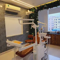 ROOTS & DENTISTREE Dental Clinic