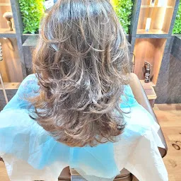 Roshni's Bridal Skin Hair Unisex Studio