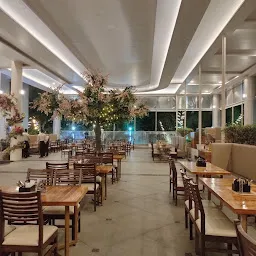 Royal Deck Multicuisine Restaurant and Bar Hadapsar Pune