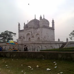 Safaid Masjid Complex