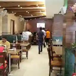 Ladu Fast Food Corner